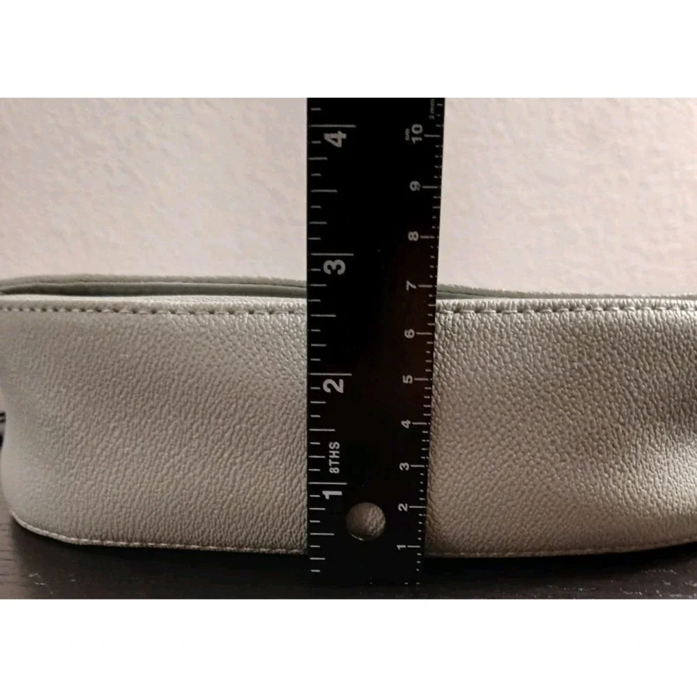 IZOD Sage Saddle Bag Crossbody Purse Women's NEW #1574